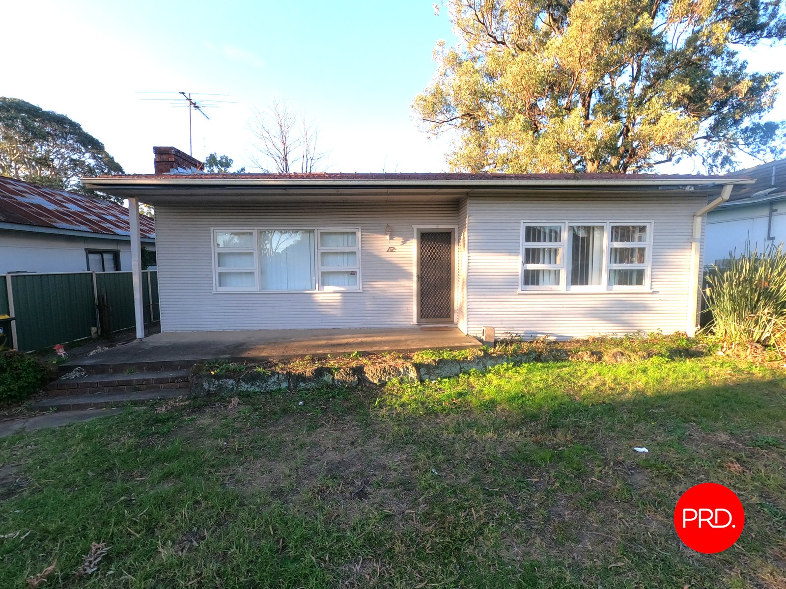 12 Cambridge St  INGLEBURN 2