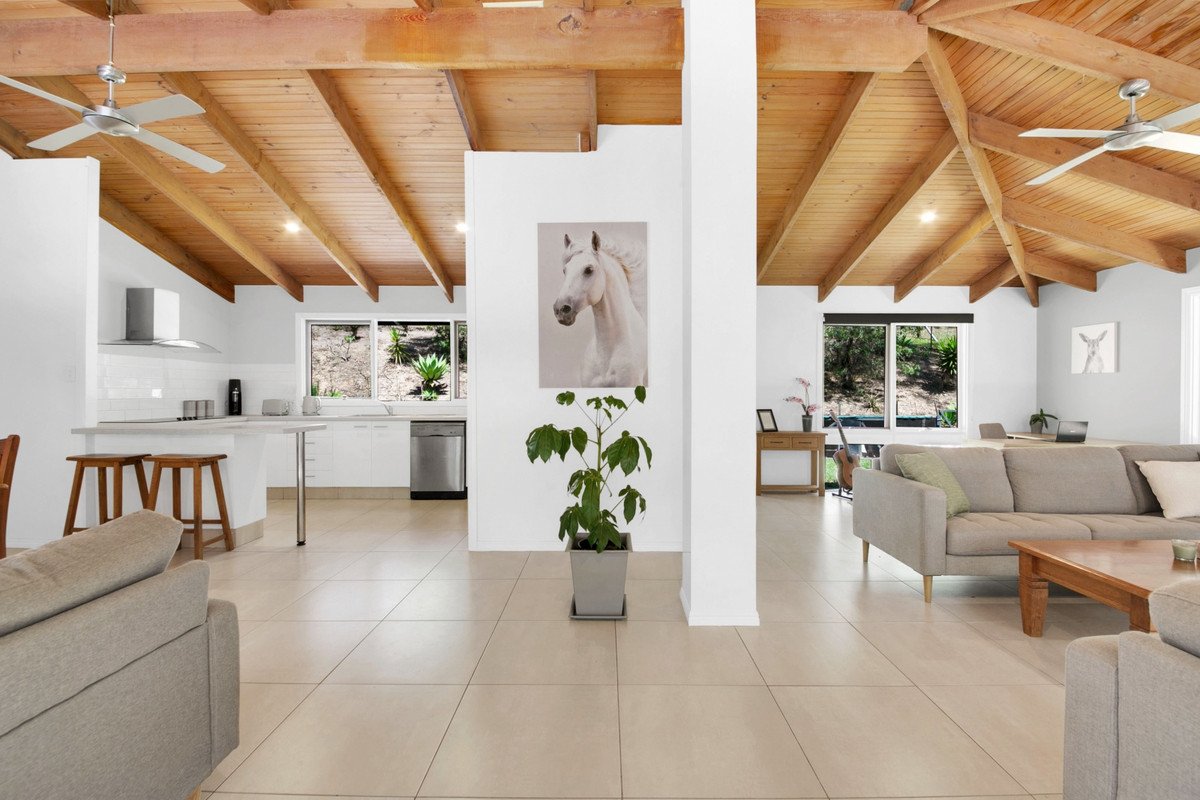 12 Carapook Crescent Tallebudgera 3