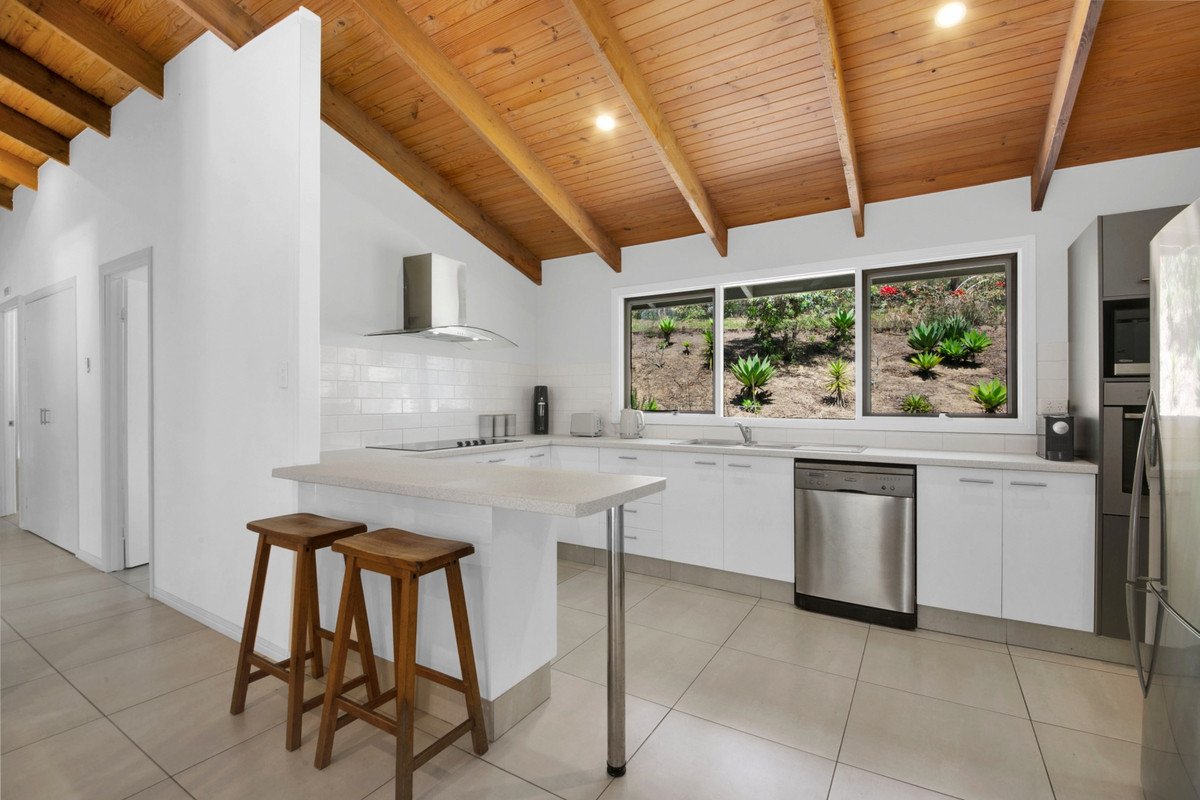 12 Carapook Crescent Tallebudgera 18