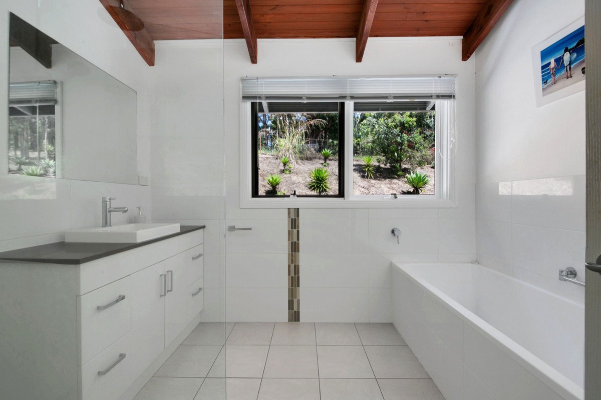 12 Carapook Crescent Tallebudgera 25