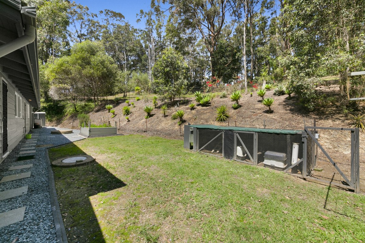 12 Carapook Crescent Tallebudgera 33