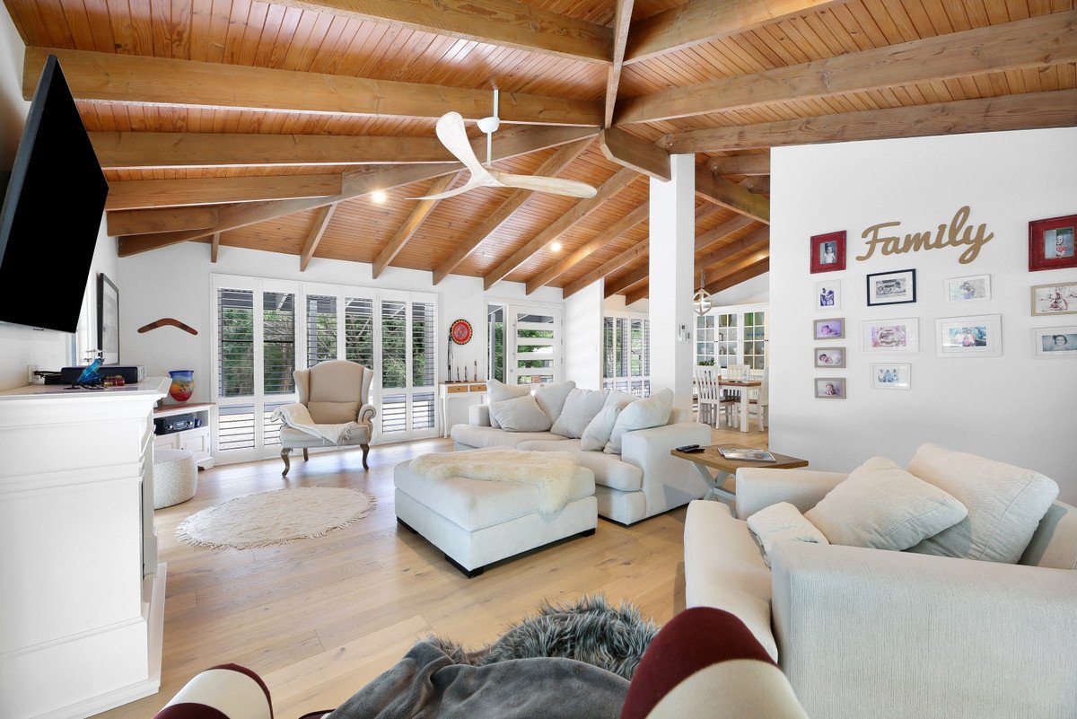 12 Carapook Crescent Tallebudgera 6