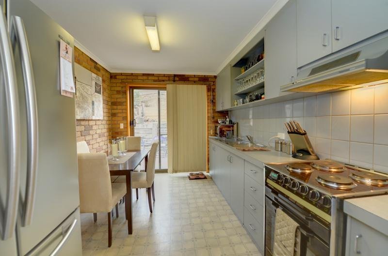 Gallery: 1/2 Carew Court