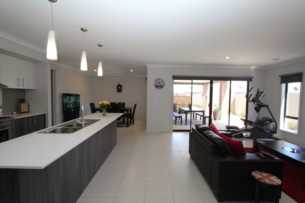 12 Carrum Street ALFREDTON 6