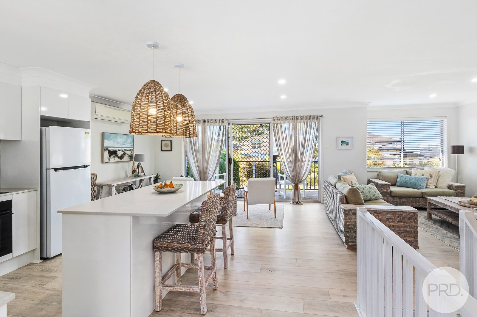 12 Caswell Crescent TANILBA BAY 8