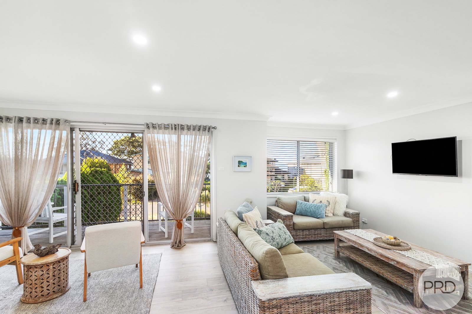 12 Caswell Crescent TANILBA BAY 11