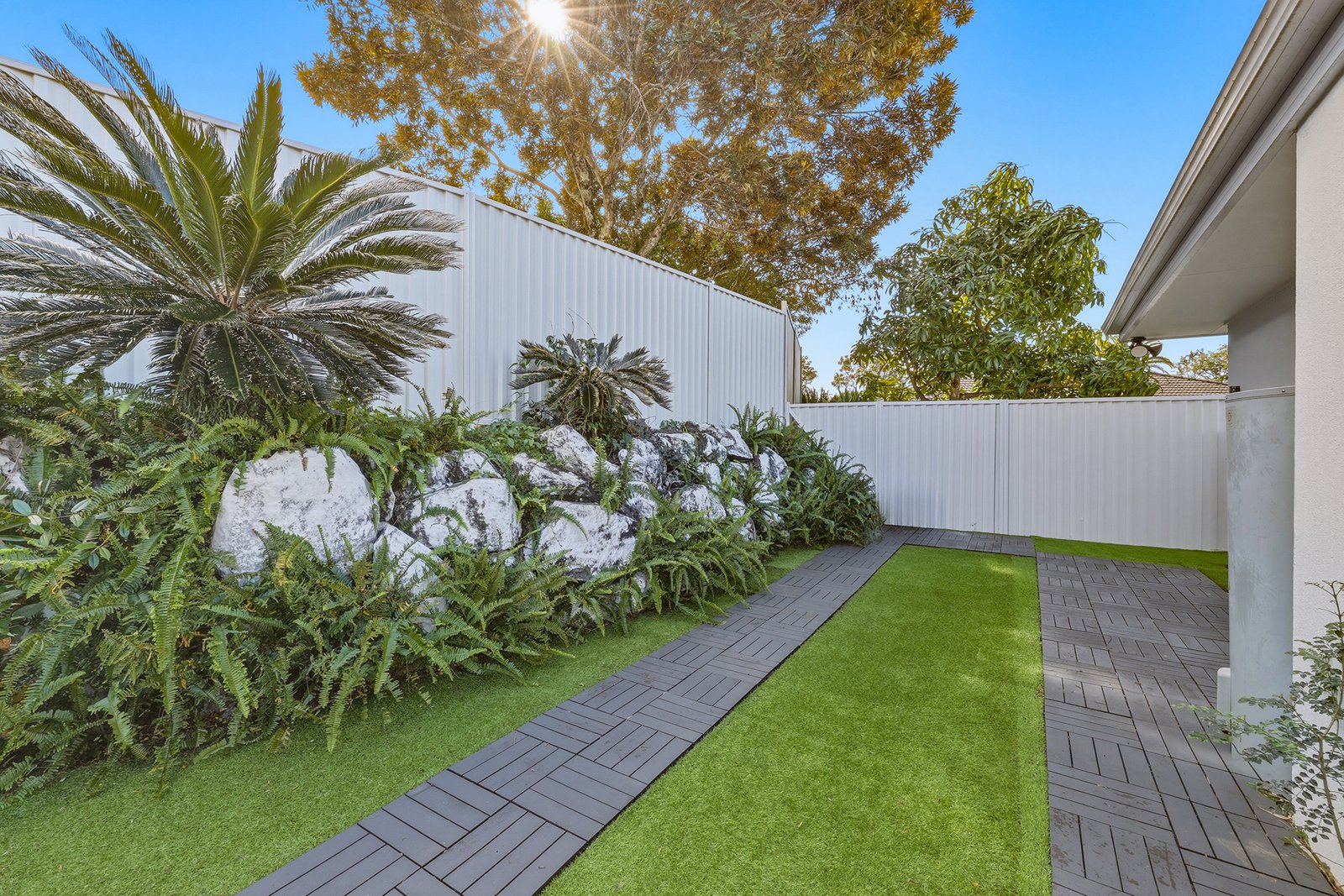12 Clear River Boulevard ASHMORE 21