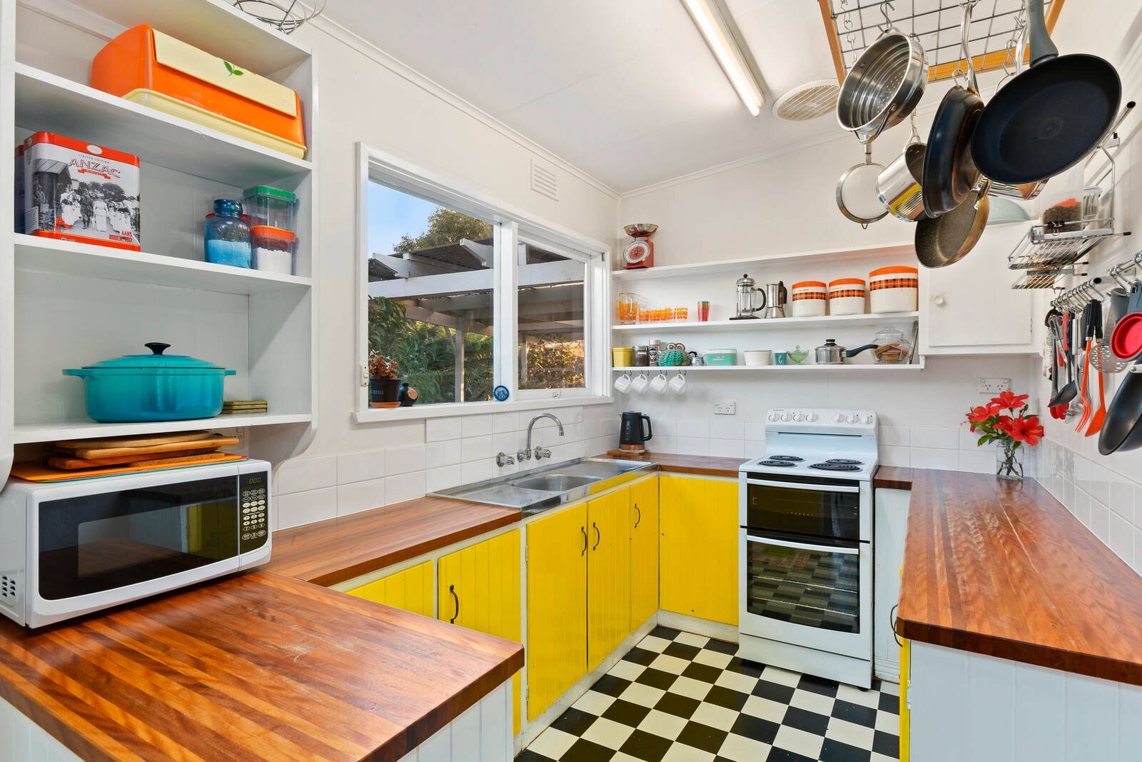 Real Estate and Property in 12 Coatsworth Avenue, St Leonards, VIC