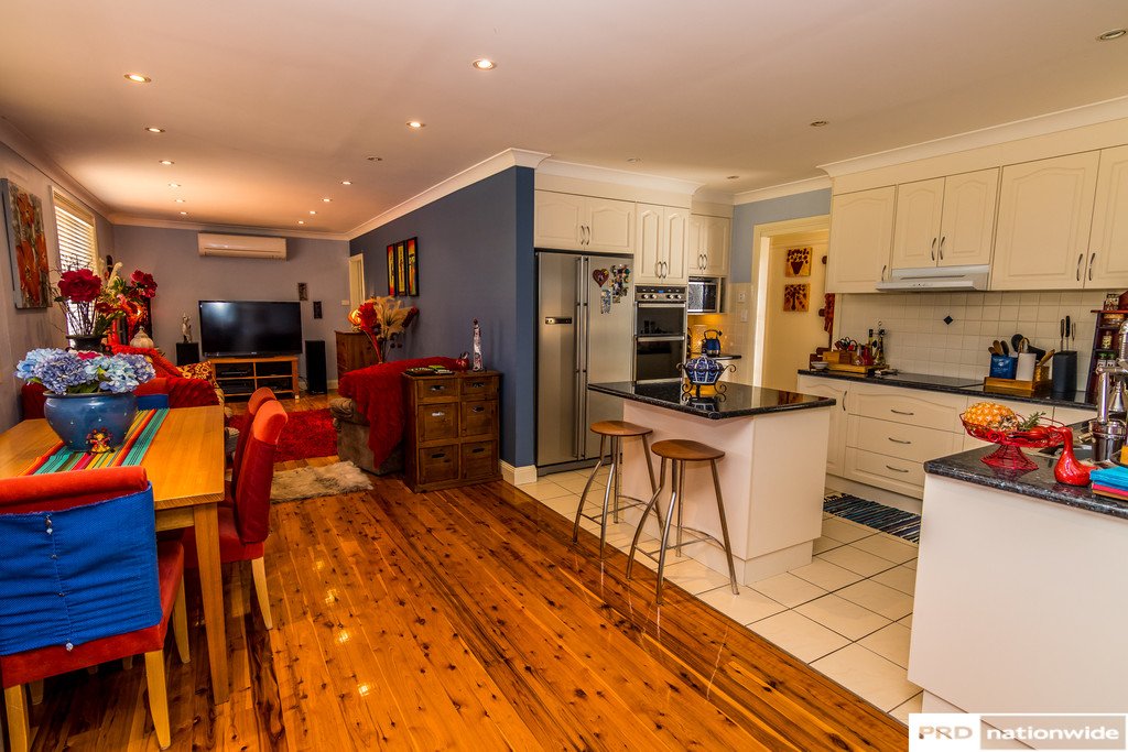 12 Cobley Avenue TAMWORTH 8