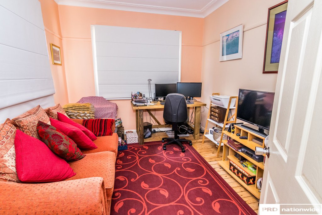 12 Cobley Avenue TAMWORTH 12