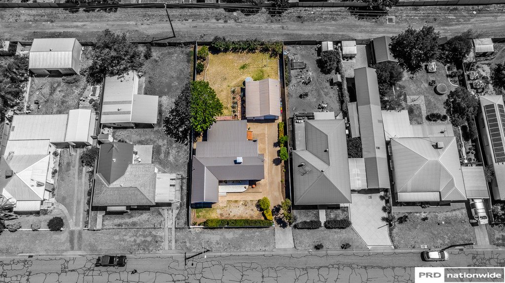 12 Cobley Avenue TAMWORTH 21