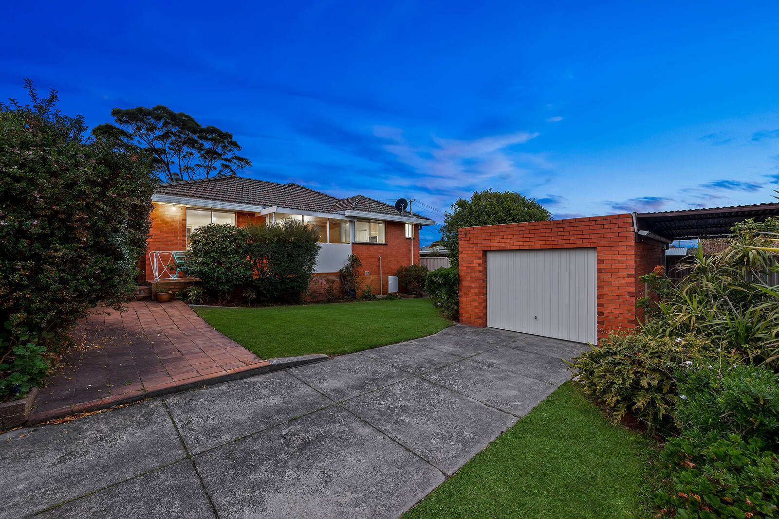 Gallery: 12 Cochrane Avenue