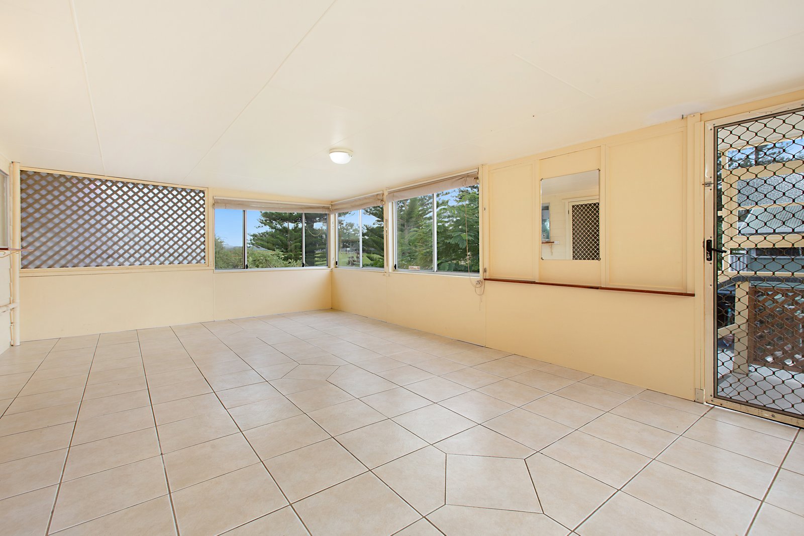 1/2 Collier Street CUDGEN 10