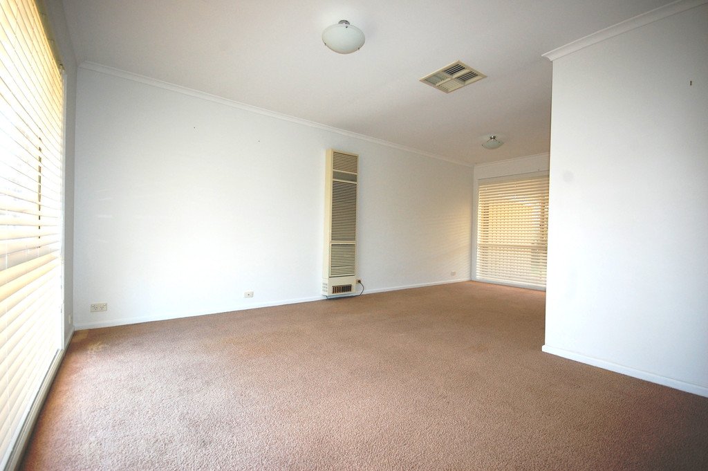 12 Cooba Place ESTELLA 5