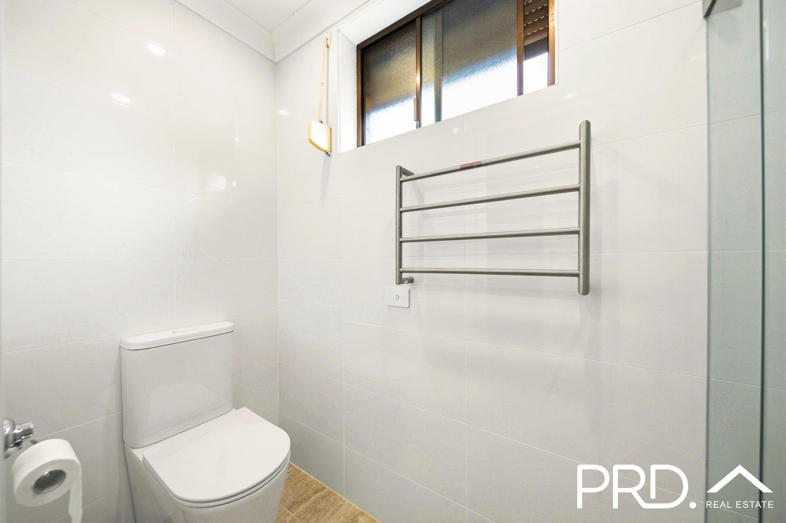 12 Cook Crescent EAST HILLS 9