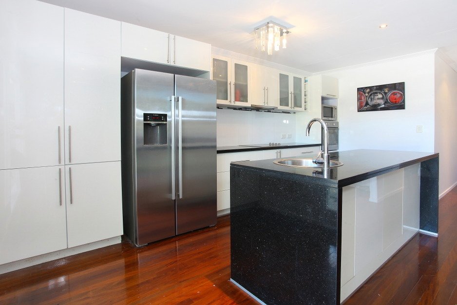 12 Coral Avenue LABRADOR 7