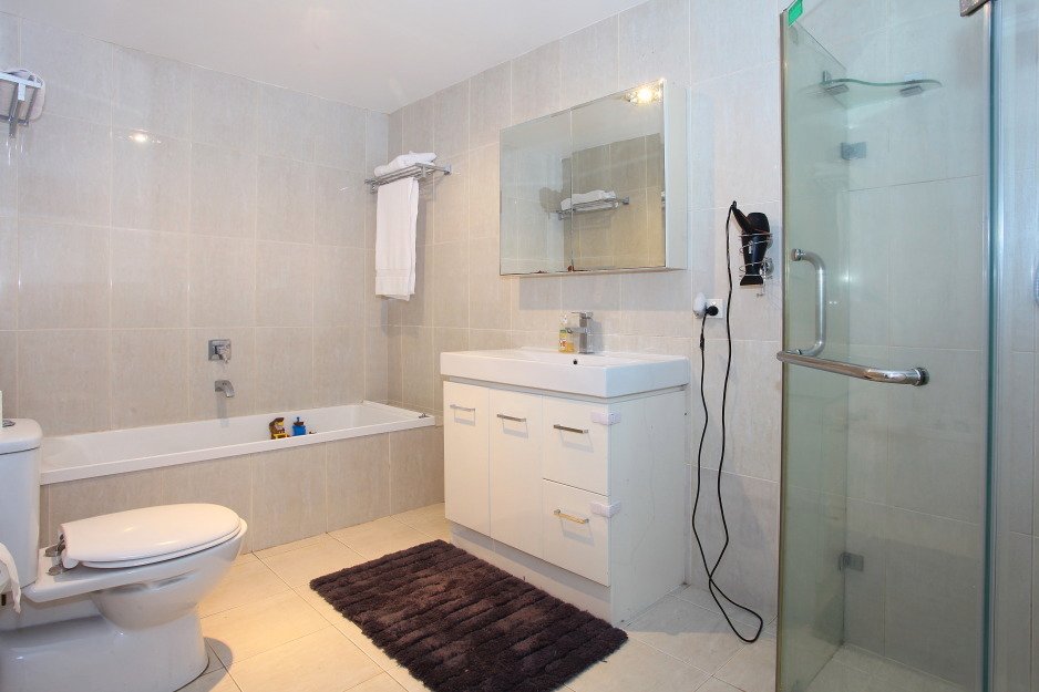 12 Coral Avenue LABRADOR 11