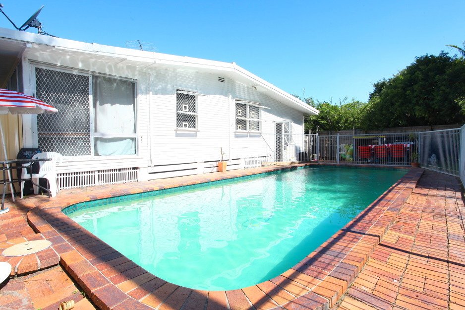 12 Coral Avenue LABRADOR 21