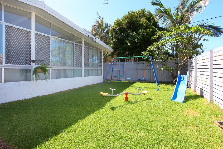 12 Coral Avenue LABRADOR 25