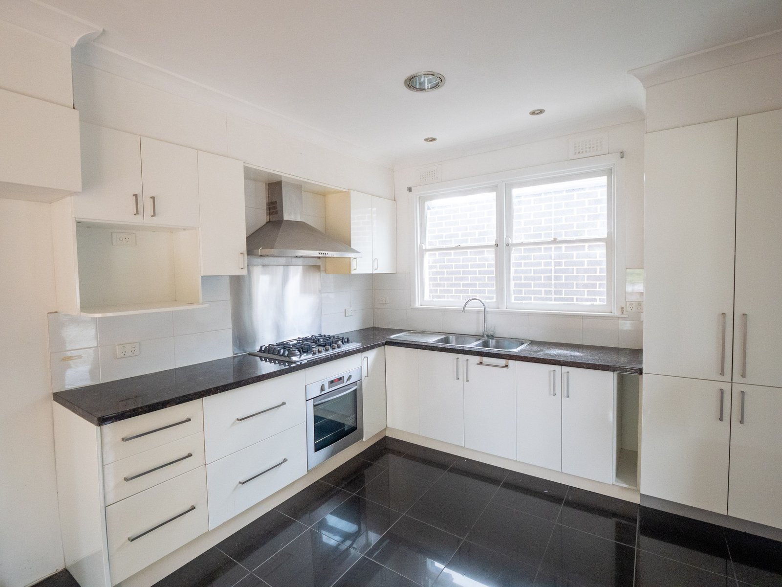 Gallery: 1/2 Cudgee Court
