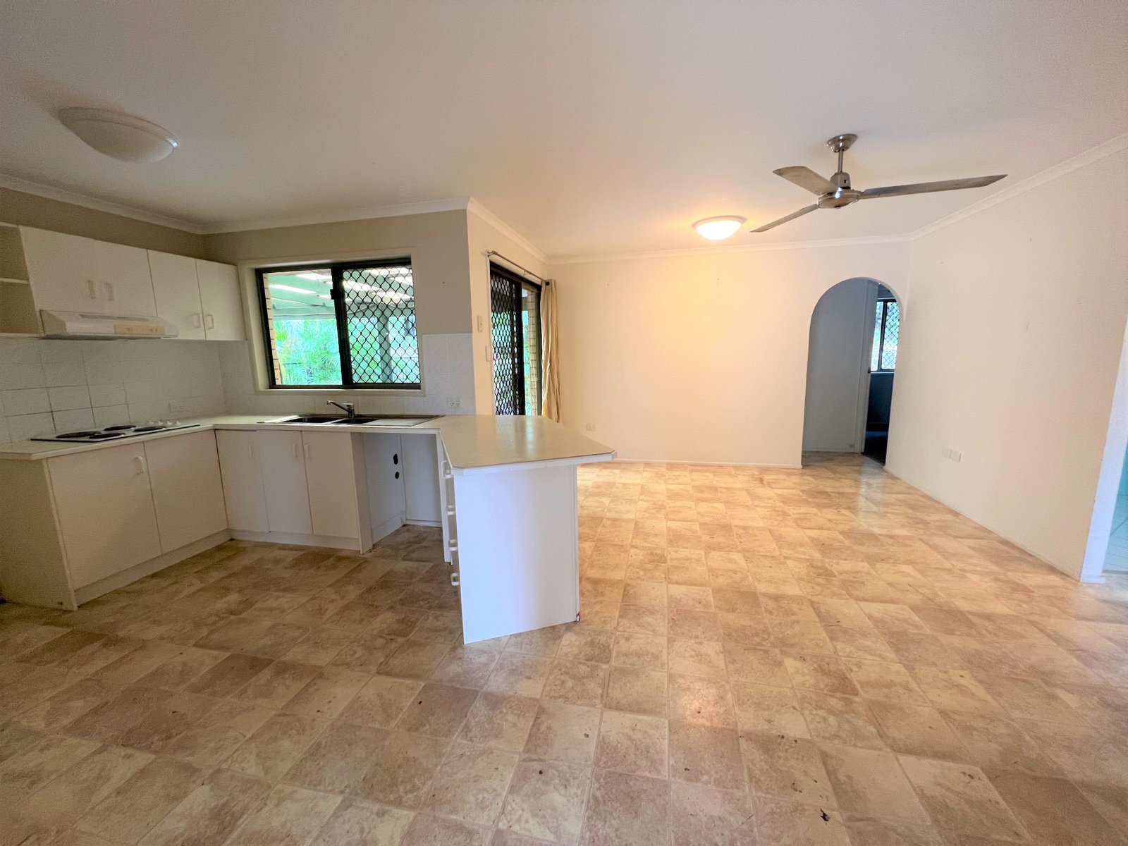 12 Curtis Avenue BOYNE ISLAND 2