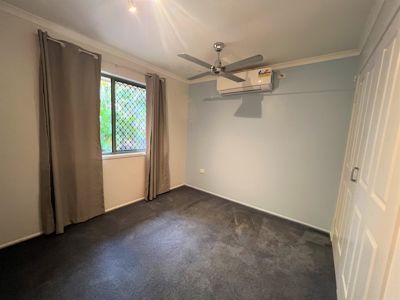 12 Curtis Avenue BOYNE ISLAND 8