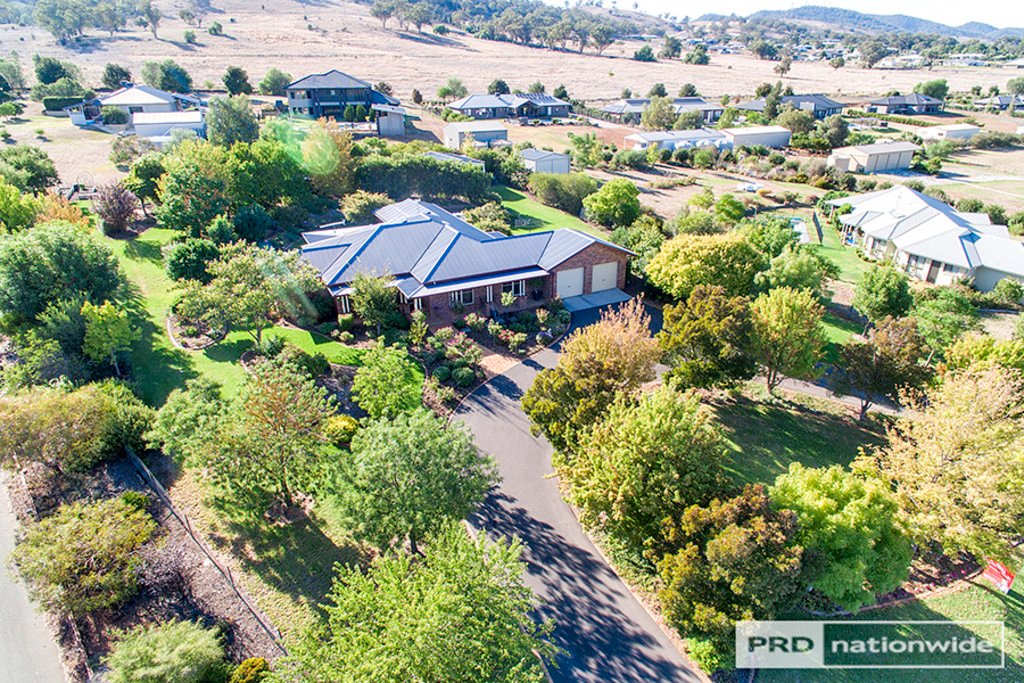 12 Daintree Circuit TAMWORTH 1