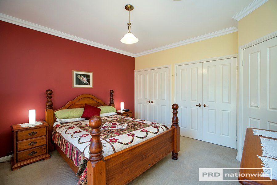 12 Daintree Circuit TAMWORTH 10