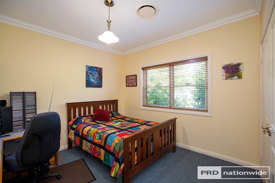 12 Daintree Circuit TAMWORTH 12