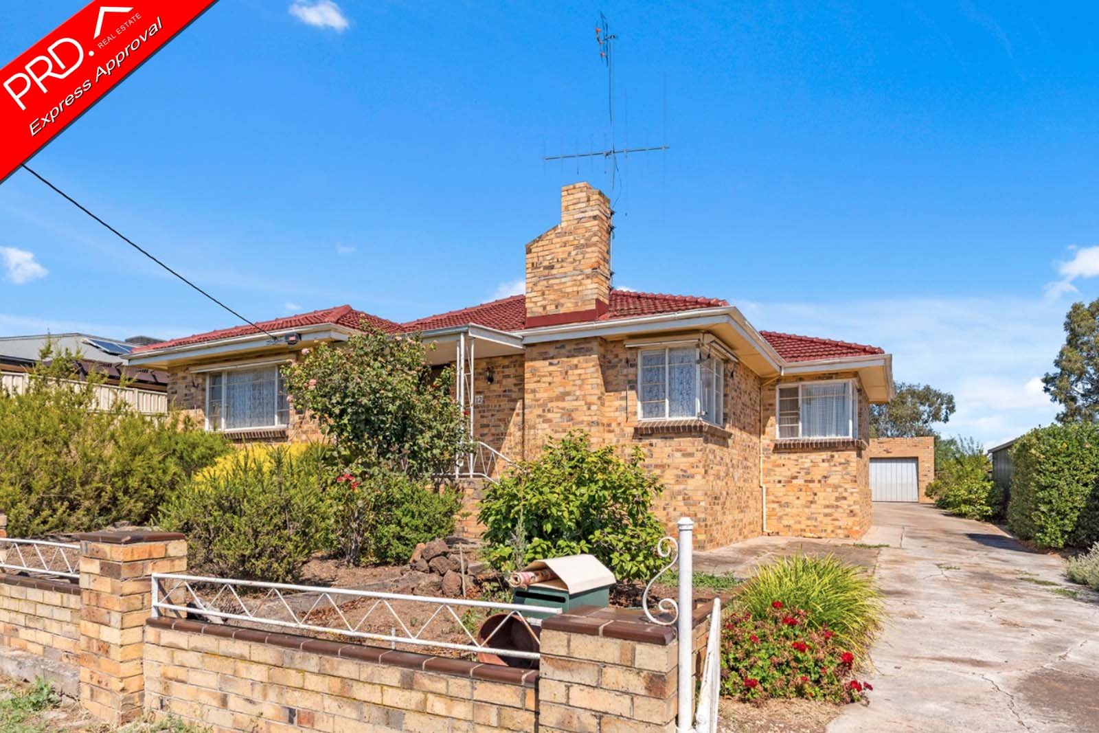 12 Daniel Street LONG GULLY 2