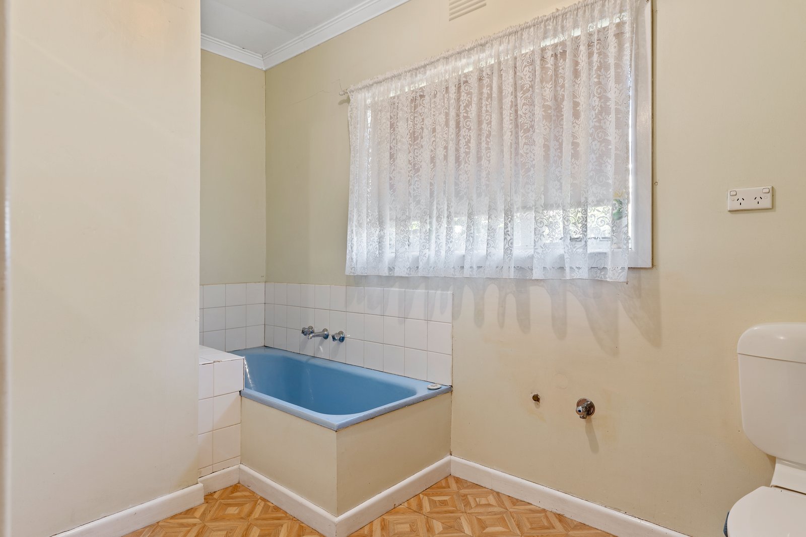 12 Daniel Street LONG GULLY 9