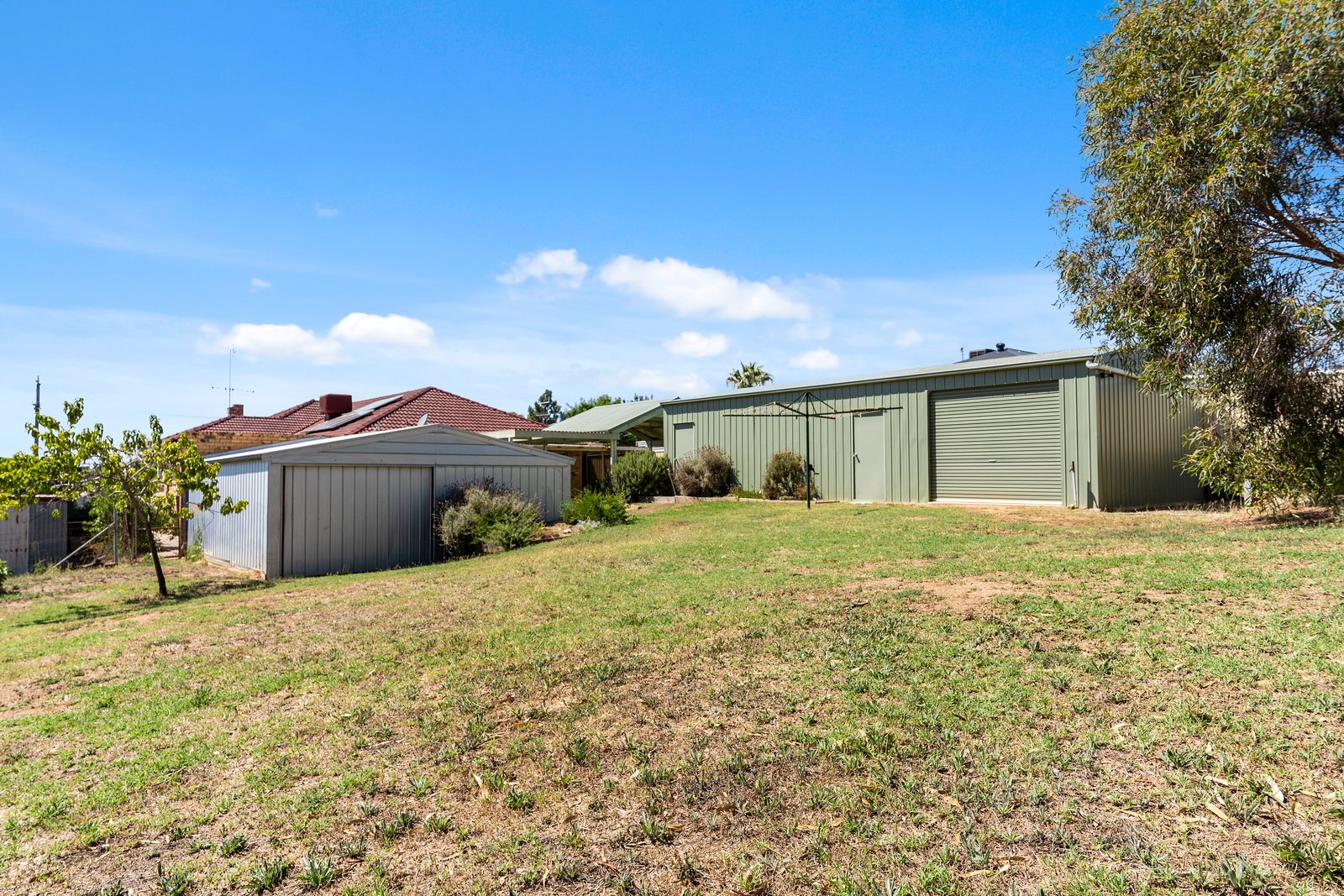 12 Daniel Street LONG GULLY 18