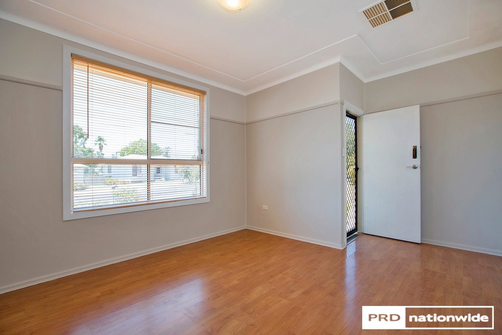 12 David Street TAMWORTH 3