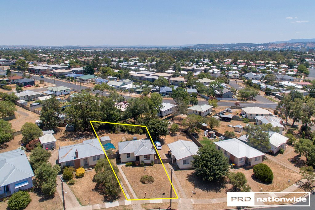 12 David Street TAMWORTH 9