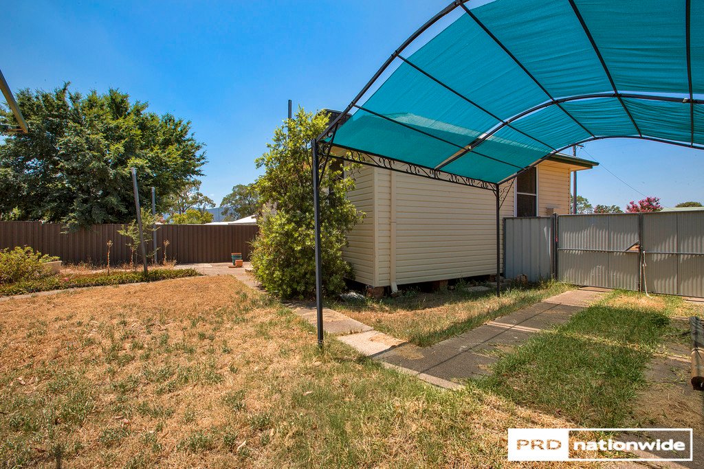 12 David Street TAMWORTH 11