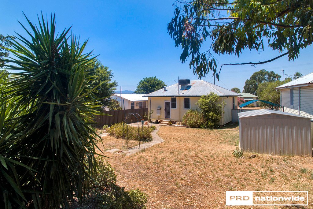 12 David Street TAMWORTH 16