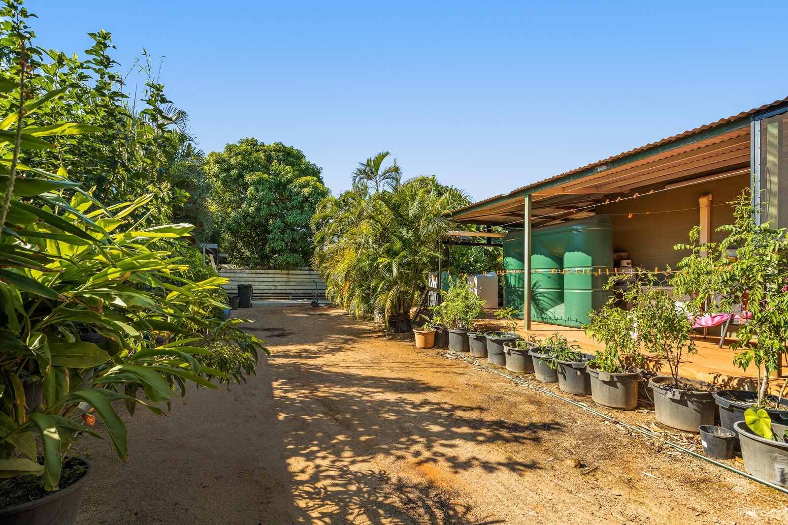 1/2 Decastilla Street MINYIRR 14