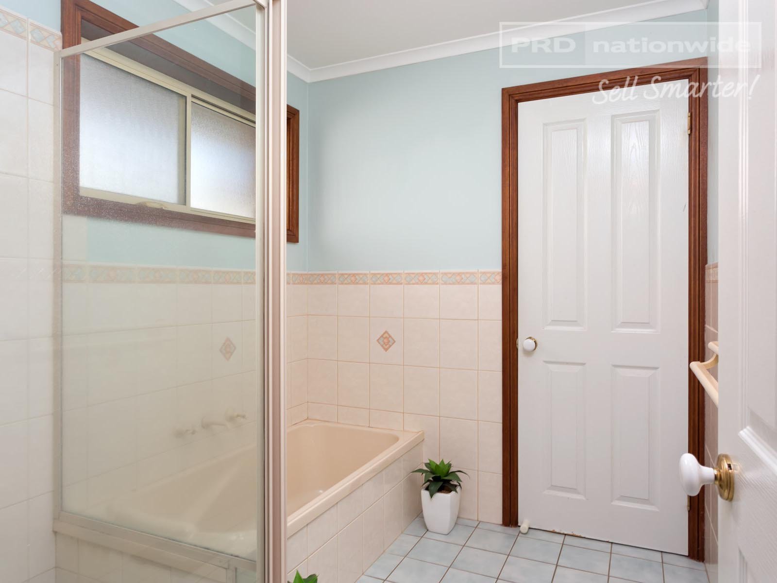 12 Delvin Place KOORINGAL 10