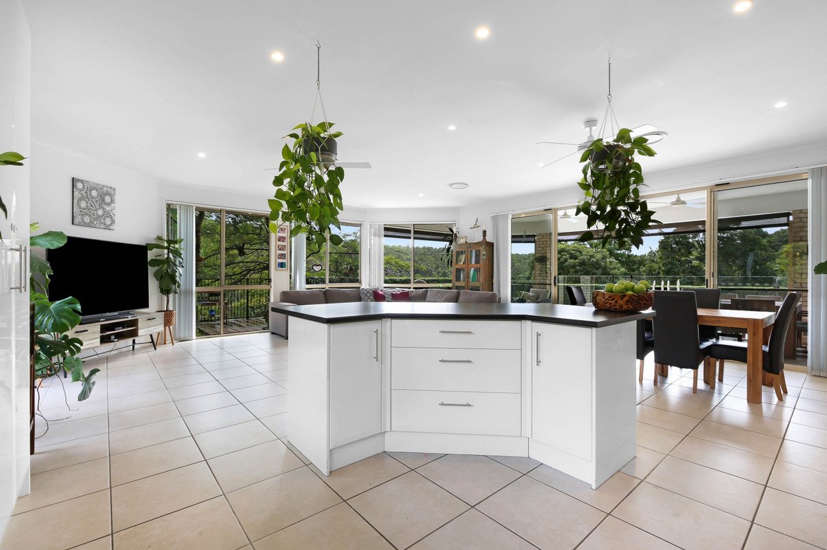 12 Des Quinlan Crescent Tallebudgera 12