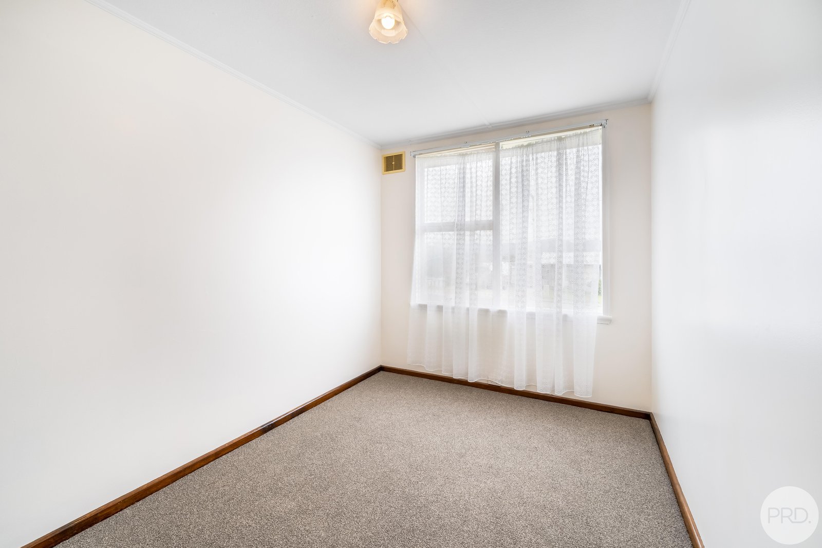 12 Dewar Place CLAREMONT 8