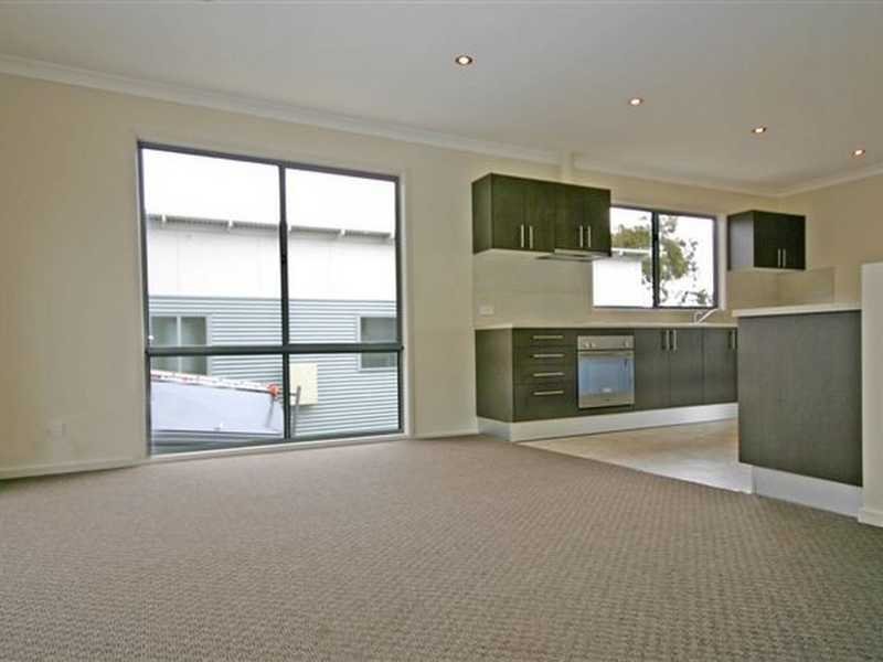 1/2 Dorothy Court WEST MOONAH 4