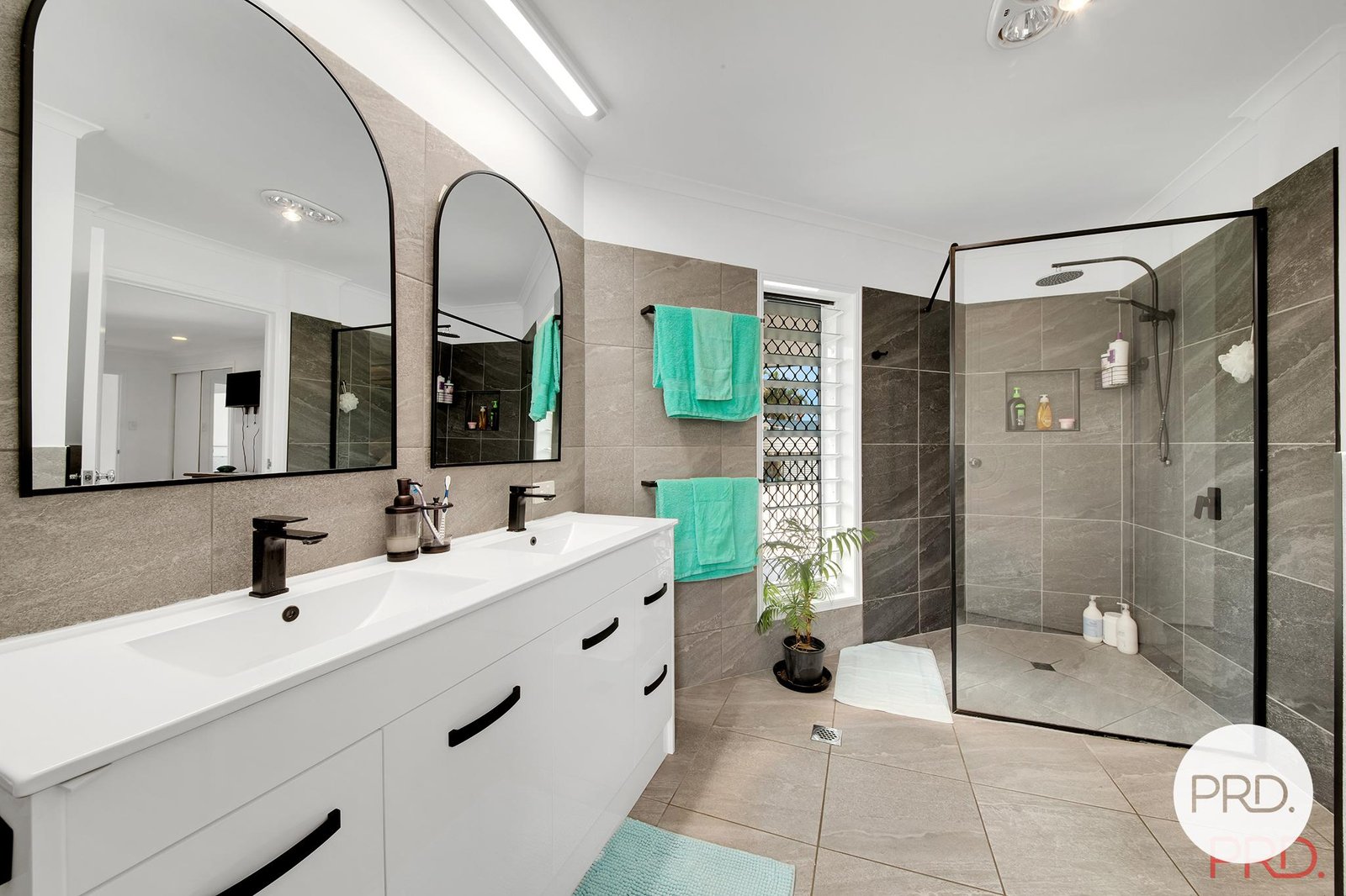 12 Douglas st  TANNUM SANDS 9