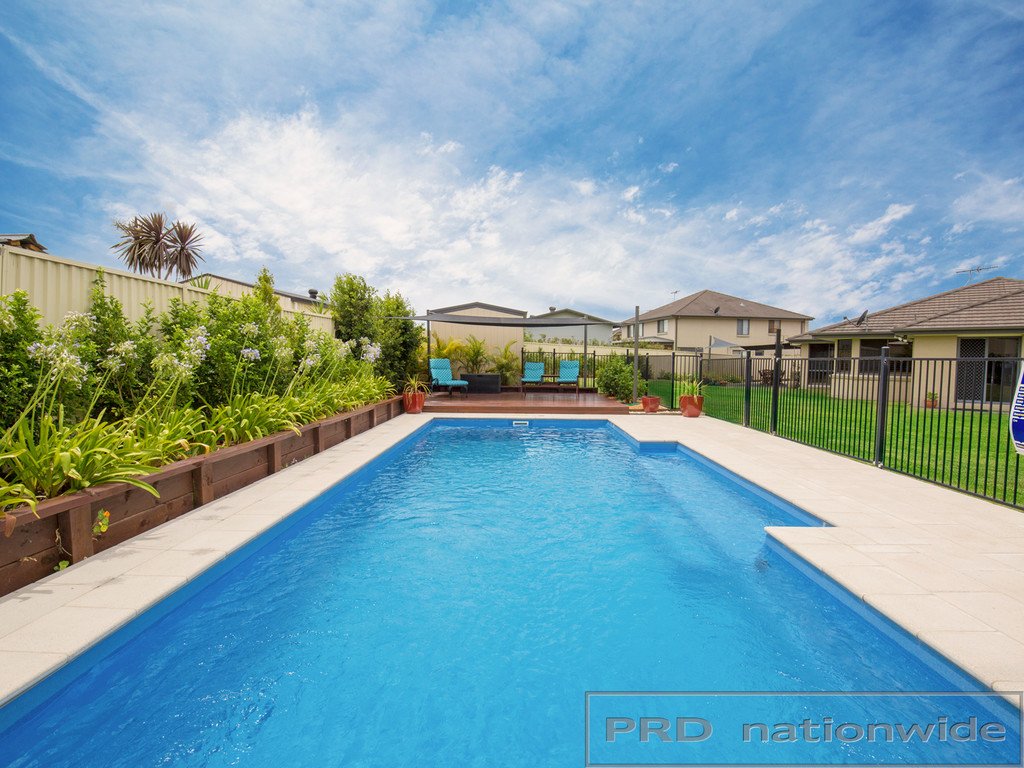 12 Drayton Crescent THORNTON 4