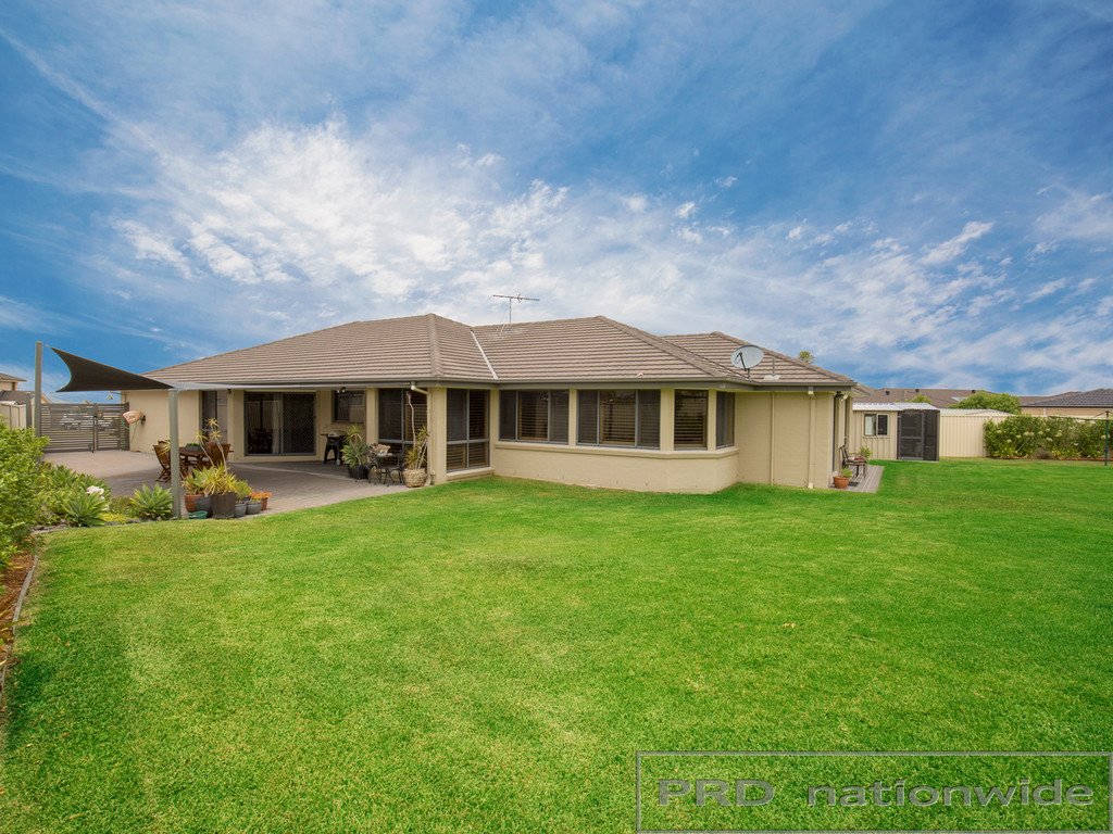 12 Drayton Crescent THORNTON 5