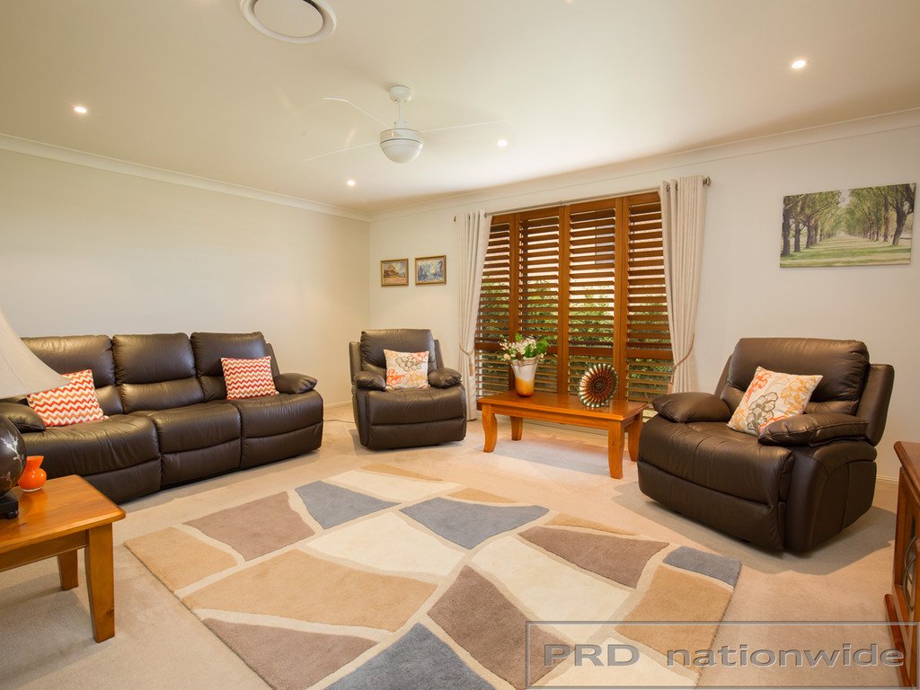 12 Drayton Crescent THORNTON 14