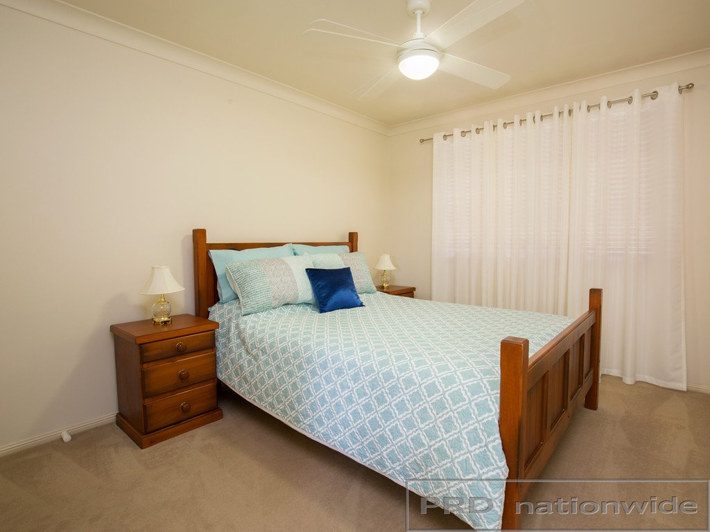 12 Drayton Crescent THORNTON 17