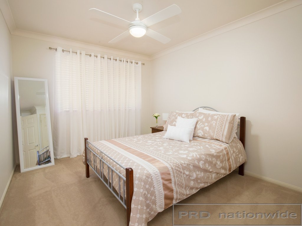 12 Drayton Crescent THORNTON 19