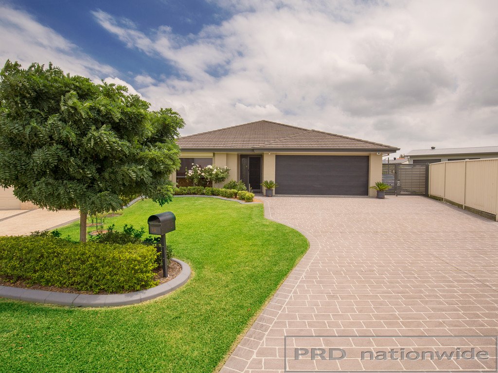 12 Drayton Crescent THORNTON 20