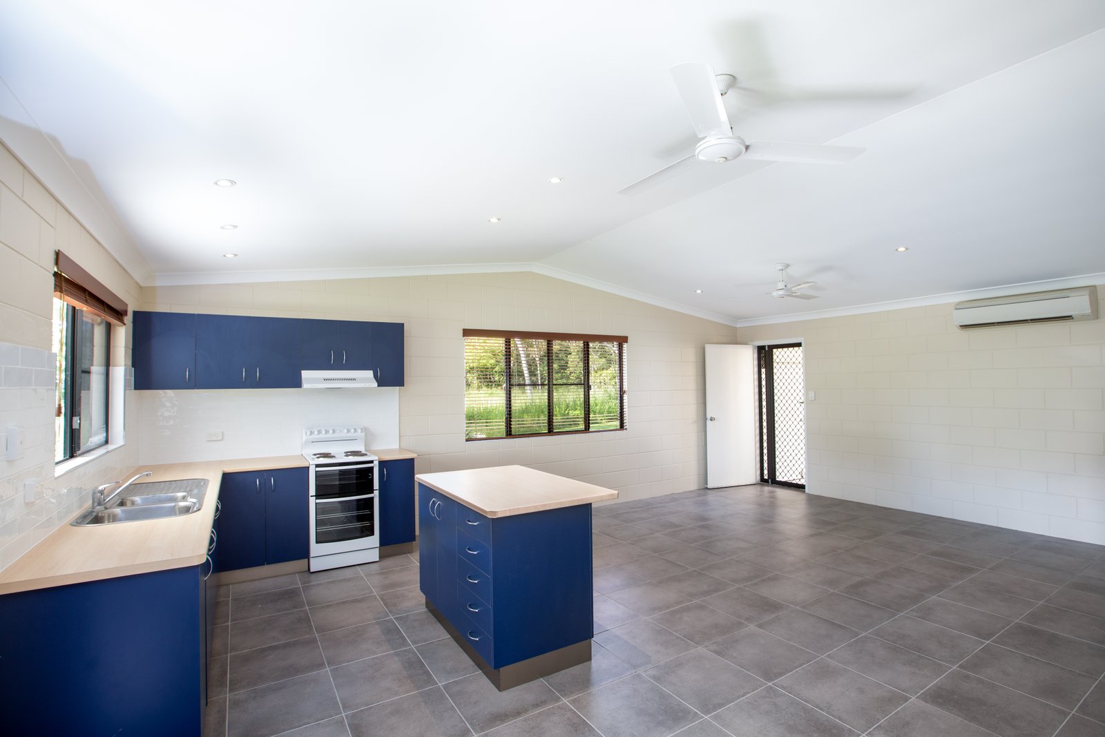 12 Duell Road CANNONVALE 2