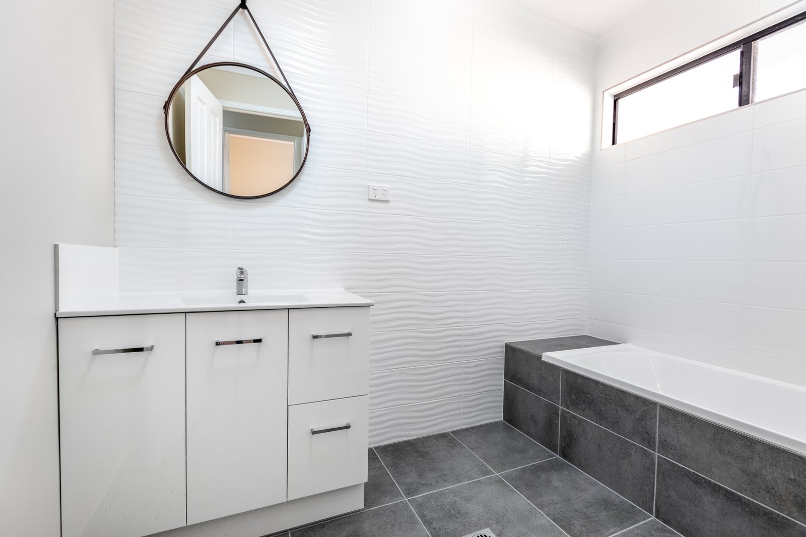 12 Duell Road CANNONVALE 3